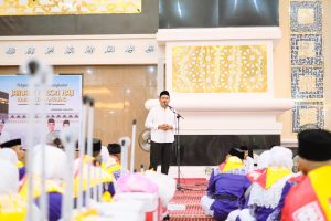 Lepas Jamaah Calon Haji, Bupati Bantaeng Uji Nurdin Minta Nama Daerah Terjaga