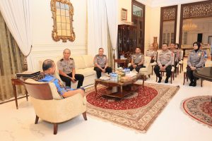 Dalam Rangka HUT Bhayangkara ke-79, Tim Mabes Polri Lakukan Anjangsana ke Mantan Kapolri Jenderal (Purn) Drs. Badrodin Haiti