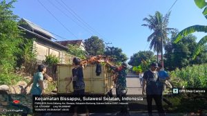 Serka Bahar Syam Laksanakan Karya Bakti Bersama Warga di Desa Bonto Salluang