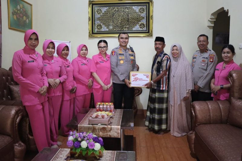 Anjangsana Hari Bhayangkara Ke 79, Kapolres Bantaeng Kunjungi Purnawirawan dan Warakawuri