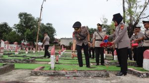 Jelang Hari Bhayangkara Ke 79, Kapolres Bantaeng Pimpin Ziarah Rombongan Ke TMP Sasayya