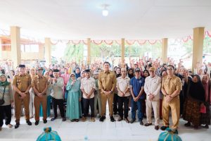 Bupati Bantaeng Uji Nurdin Minta Penerima PHK di Desa Biangkeke Ditambah