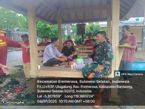 Babinsa Ulugalung Ajak Warga Waspada Bencana dan Jaga Kesehatan di Musim Pancaroba