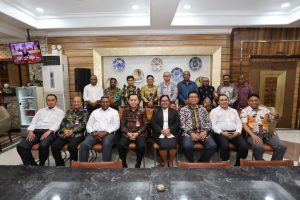 Belum Genap 12 Jam Dilantik, Pj Gubernur Papua Agus Fatoni Tancap Gas Kumpulkan Kepala OPD
