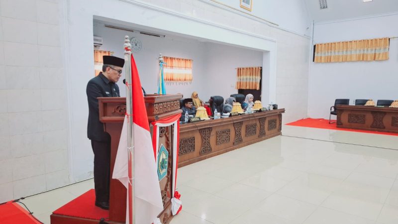 Sekda Bantaeng Sampaikan Jawaban Eksekutif atas Pandangan Fraksi DPRD Kabupaten Bantaeng