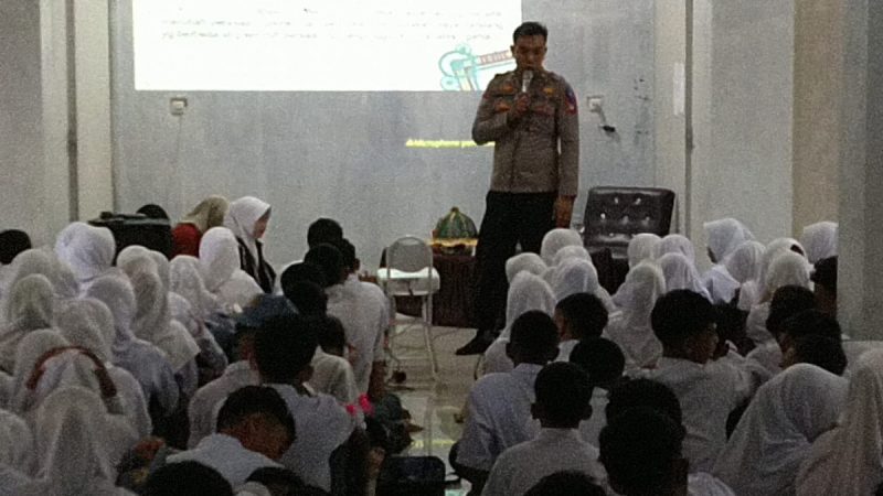 Gencarkan Sosialisasi Operasi Patuh Pallawa 2025, Polisi Ajak Pelajar Tertib Berlalu Lintas