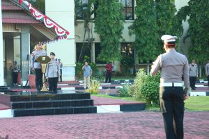 Kapolda Sulsel Pimpin Apel Pagi, Berikan Arahan Kepada Personel