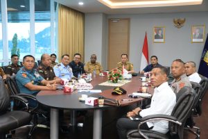 Hadiri Rakor Kesiapan PSU, Pj Gubernur Papua Pastikan PSU Berjalan Aman dan Lancar