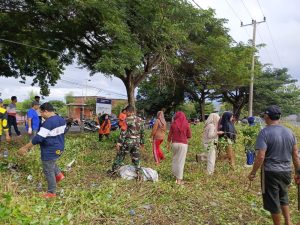 Babinsa Koramil 1410-03/Tompobulu Pimpin Karya Bakti di Desa Batukaraeng