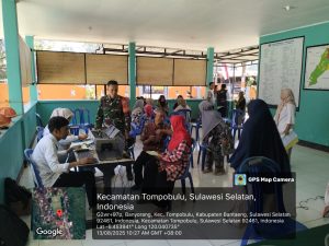 Babinsa Banyorang Dampingi Pelayanan Pembayaran PBB, Tingkatkan Sinergi dengan Kejaksaan dan Pajak Bantaeng