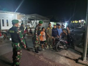 Sinergi Tanpa Batas: Babinsa dan Komduk Berpatroli Wujudkan Malam Aman di Bantaeng