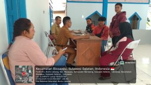 Tingkatkan Sinergitas, Babinsa Kelurahan Bonto Lebang Laksanakan Komsos dengan Aparat Kelurahan